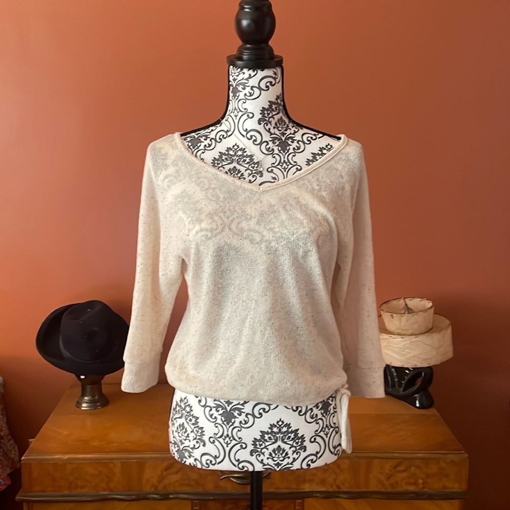 Daytrip blouse in size xs, cream colored with small sparkly gems and a size tie